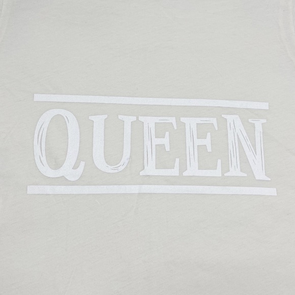 No Curfew “Queen” Crewneck Graphic Short Sleeve Tee Shirt in Ivory Size S - Picture 3 of 6